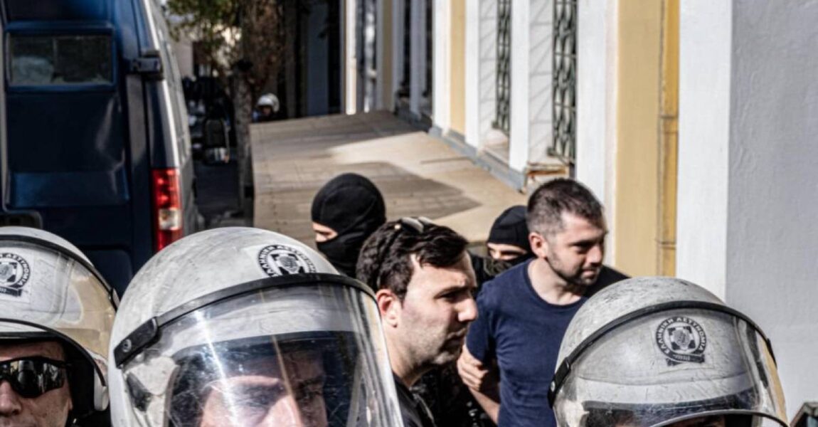 Σχόλιο νΚΑ: Νέα προκλητική παράταση της προφυλάκισης του Νίκου Ρωμανού – Να σταματήσει τώρα η πολιτική του δίωξη